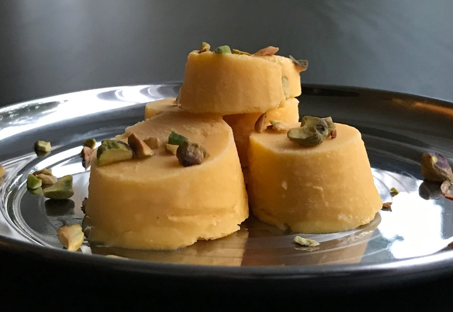 Vegan Mango Kulfi Popsicles
