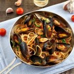 Pasta With Mussels in Tomato Sauce