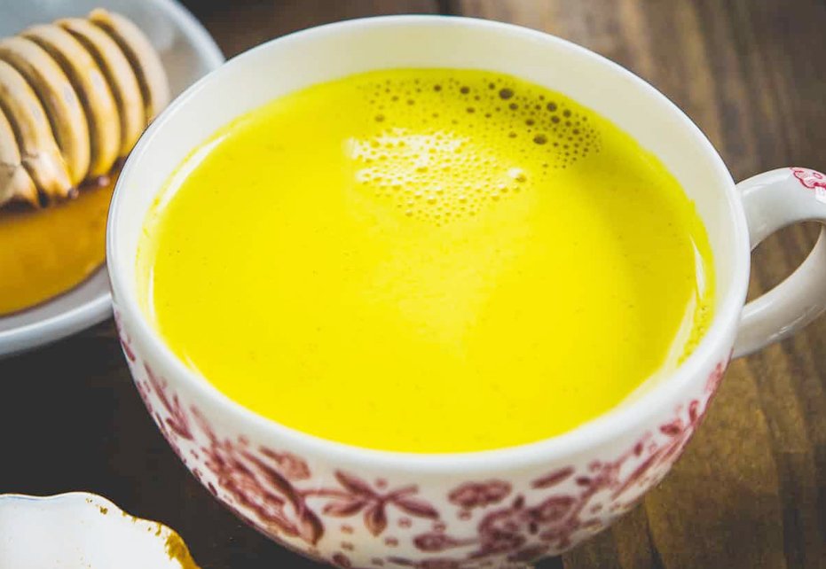 Haldi Ka Doodh (Hot Turmeric Milk) Recipe